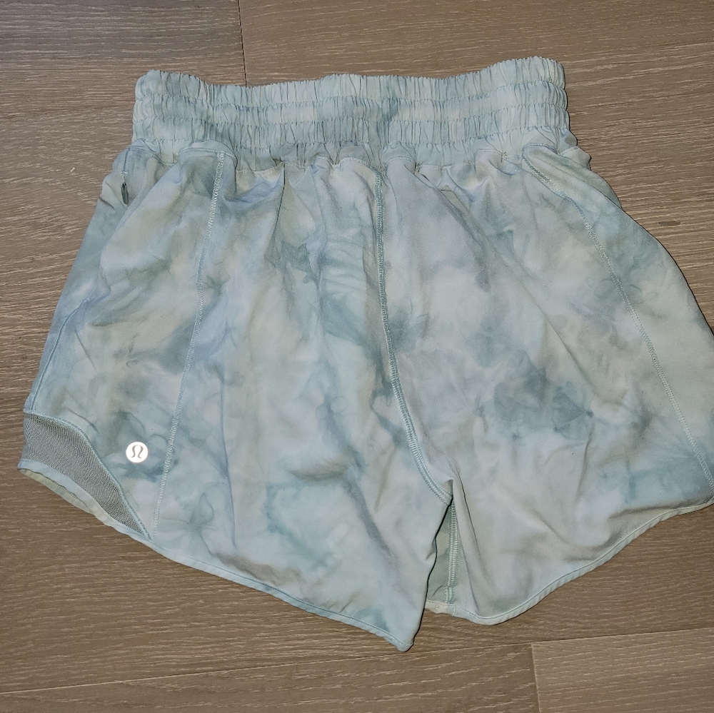 Lululemon size 4 athletic shorts